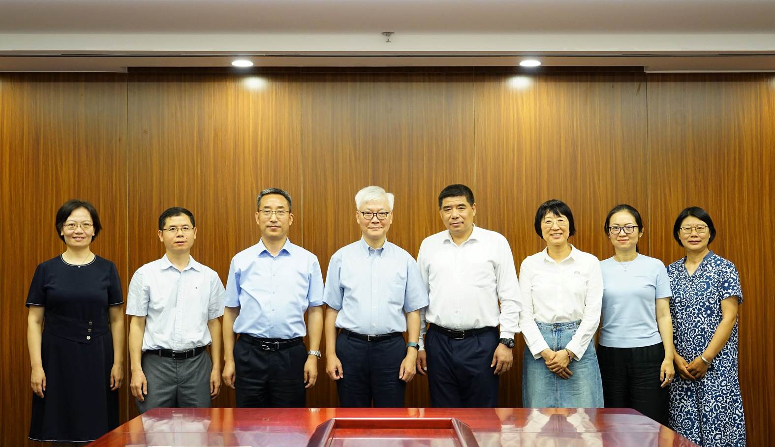 台湾东吴大学日本av
院长阮金祥教授一行来访