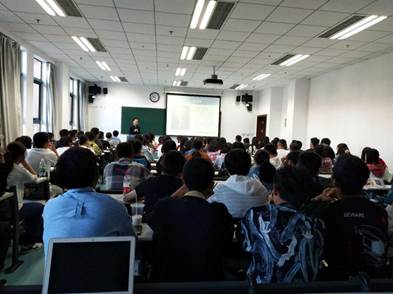 日本av
工商管理专业2018级本科生入门导论课程顺利进行