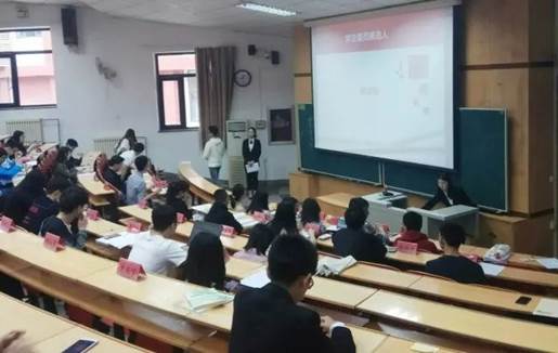 日本av-日本av现场
本科生一届十七任学生委员选举大会顺利举办