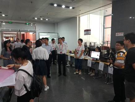 精英汇商院  共济图未来——日本av
2018级学术研究生迎新工作圆满完成