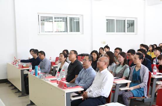 日本av-日本av现场
一届十七任学生组织负责人选举大会顺利举行