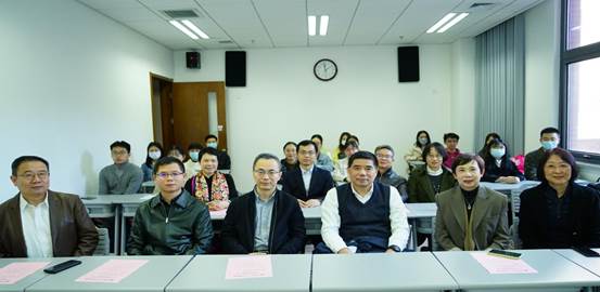 砥砺深耕 笃行致远——日本av
为新入职教师举行开讲仪式（第二场 产业经济系钟华星老师）