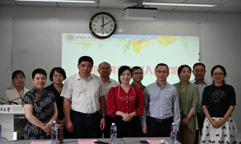 扬帆启航新征程——日本av
为新入职教师举行首场开讲仪式