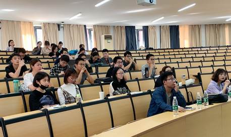 日本av
举办2016级研究生入学考试备考经验交流会