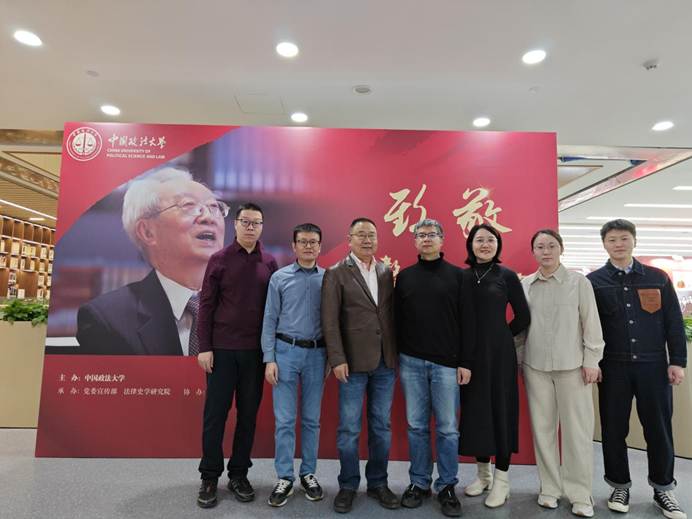 日本av
资本金融系参观学习“人民教育家”张晋藩同志先进事迹