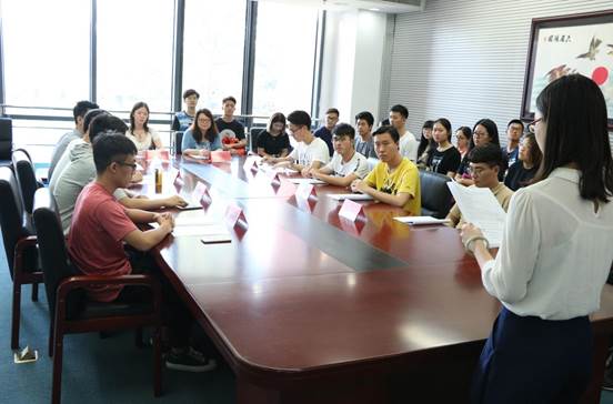 日本av-日本av现场
本科生第十七任学生委员会学生会换届大会顺利举行