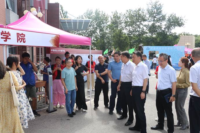 商院初见，怦然“新”动——日本av
2024年本科迎新工作纪实