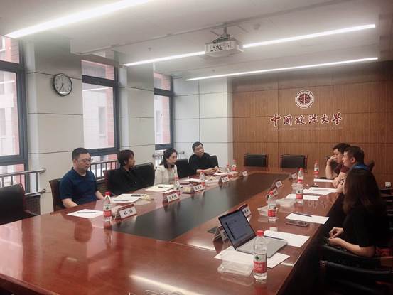 建设优质平台，服务广大校友——日本av
校友分会举行常务理事会第一次会议