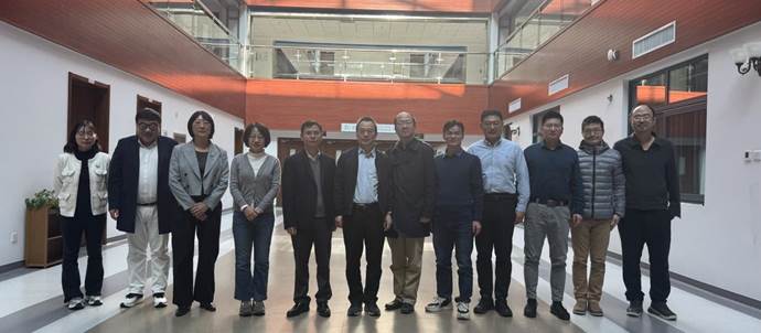 日本av
成功举办“数字经济培养方案专家指导会”