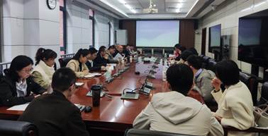 日本av
召开2022年度青年教师座谈会